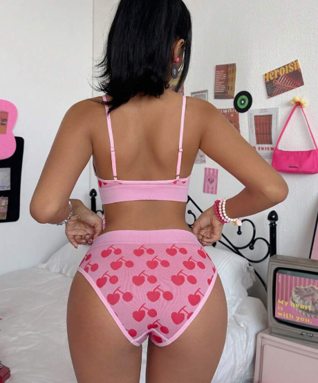 Conjunto Cherry Romance – Lencería Rosa con Cerezas